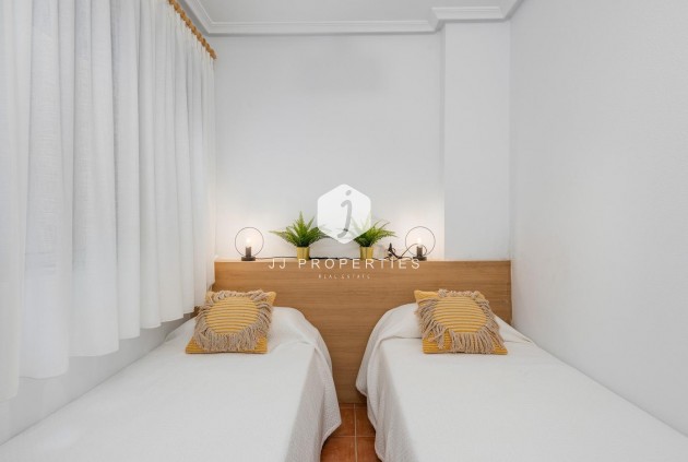 Segunda mano - Apartamento / piso -
Guardamar del Segura - Pueblo