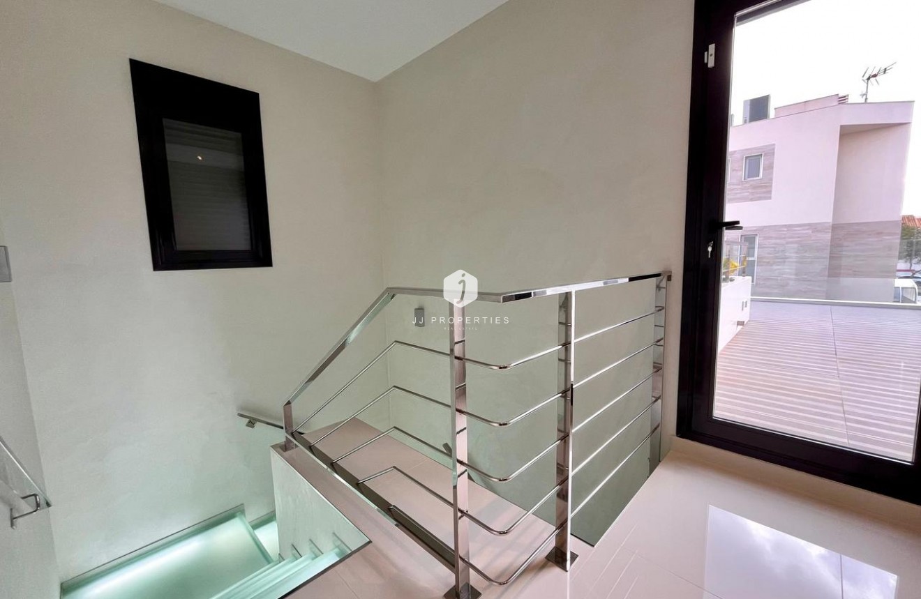 Segunda mano - Villa -
Dehesa de Campoamor - Costa Blanca