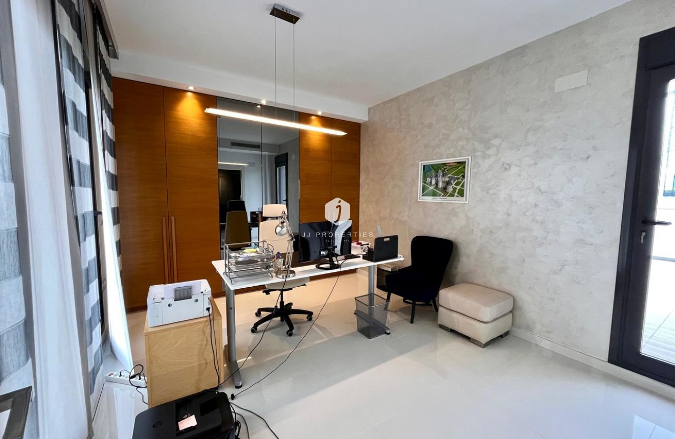 Segunda mano - Villa -
Dehesa de Campoamor - Costa Blanca