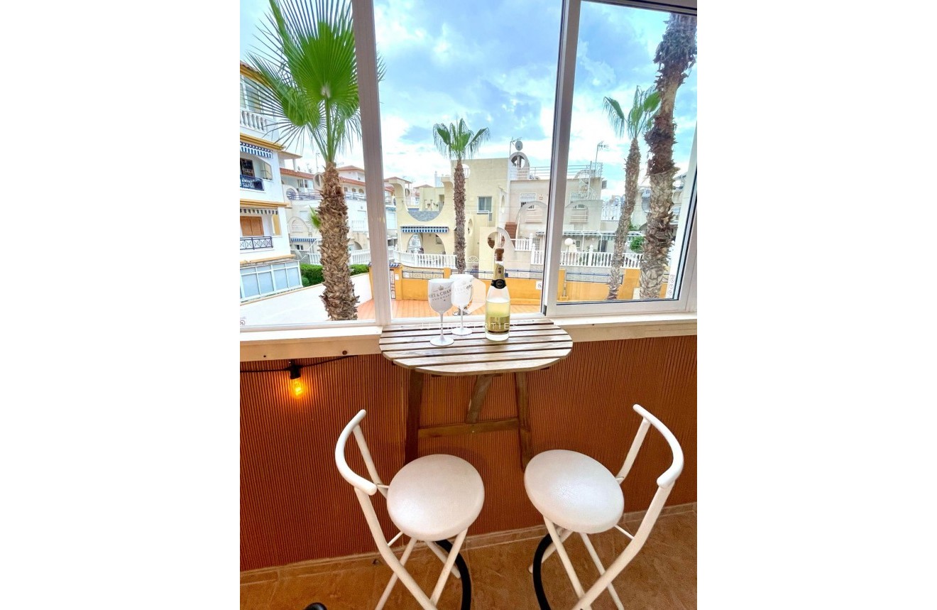 Segunda mano - Apartamento / piso -
Torrevieja - La Mata