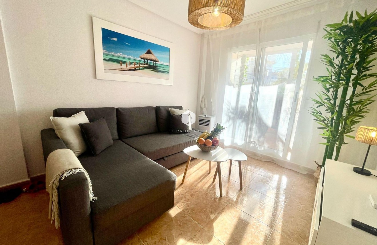 Segunda mano - Apartamento / piso -
Torrevieja - La Mata