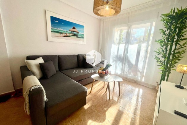 Segunda mano - Apartamento / piso -
Torrevieja - La Mata