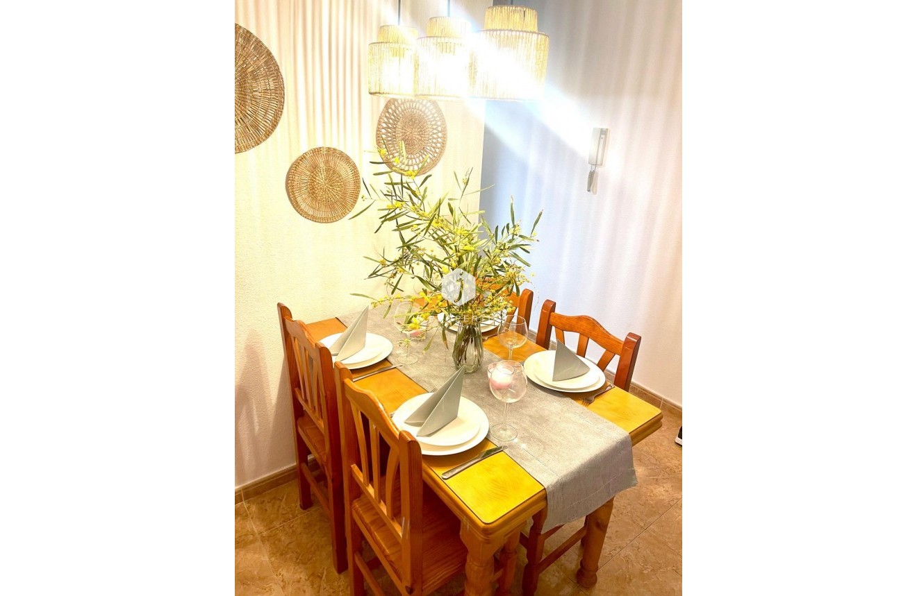 Segunda mano - Apartamento / piso -
Torrevieja - La Mata