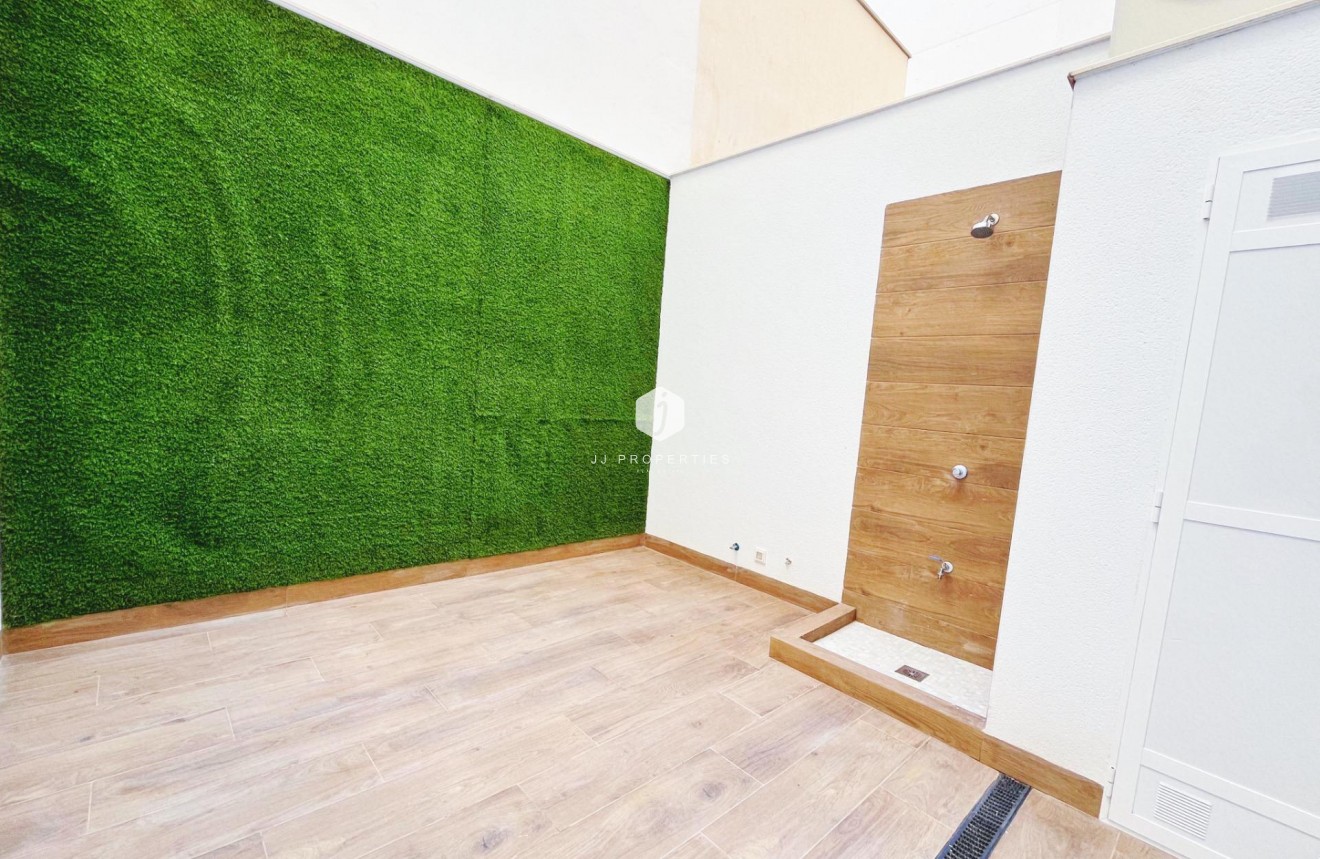 D'occasion - Appartement -
Torrevieja - Playa del Cura