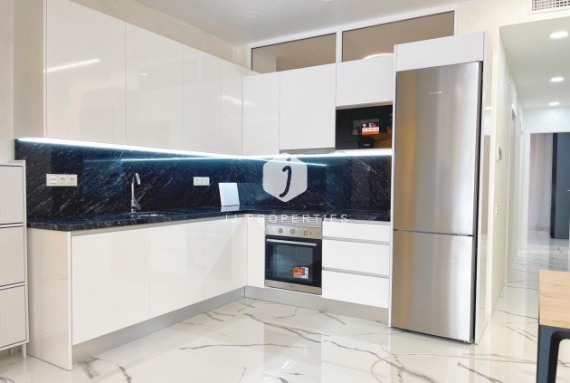 D'occasion - Appartement -
Torrevieja - Playa del Cura