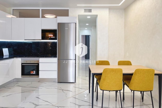 D'occasion - Appartement -
Torrevieja - Playa del Cura