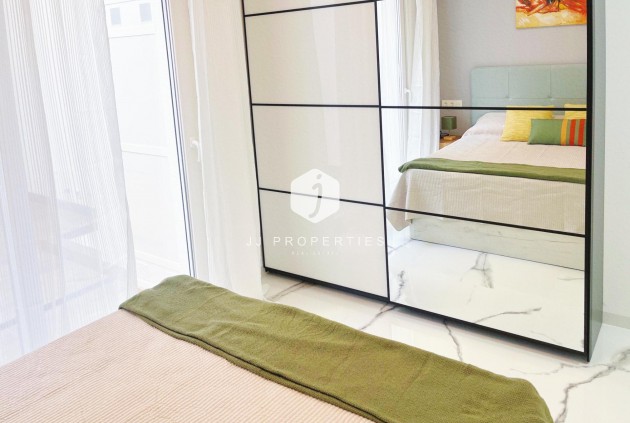 D'occasion - Appartement -
Torrevieja - Playa del Cura