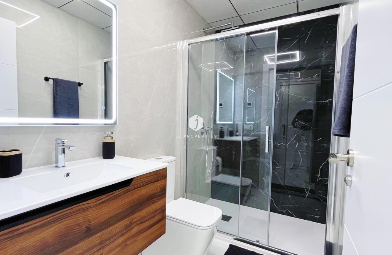 Segunda mano - Apartamento / piso -
Torrevieja - Playa del Cura