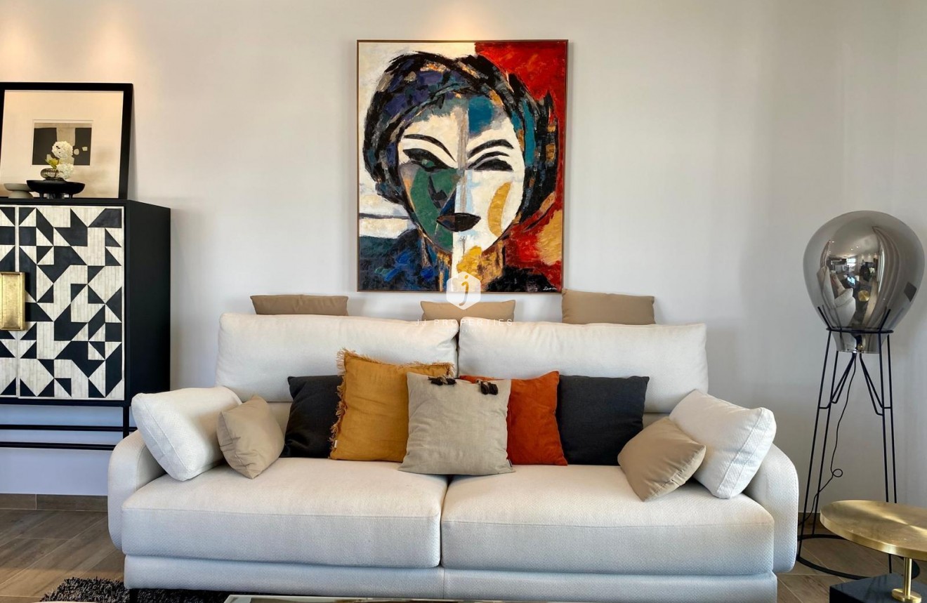 Z drugiej ręki - Daszek -
Torrevieja - Punta prima