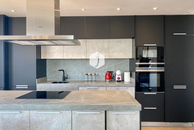 Z drugiej ręki - Daszek -
Torrevieja - Punta prima