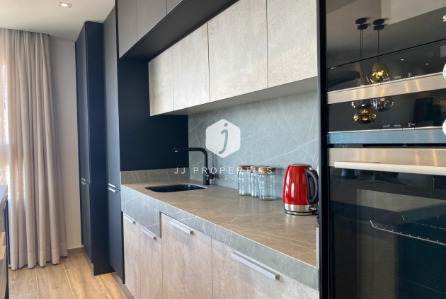 Z drugiej ręki - Daszek -
Torrevieja - Punta prima