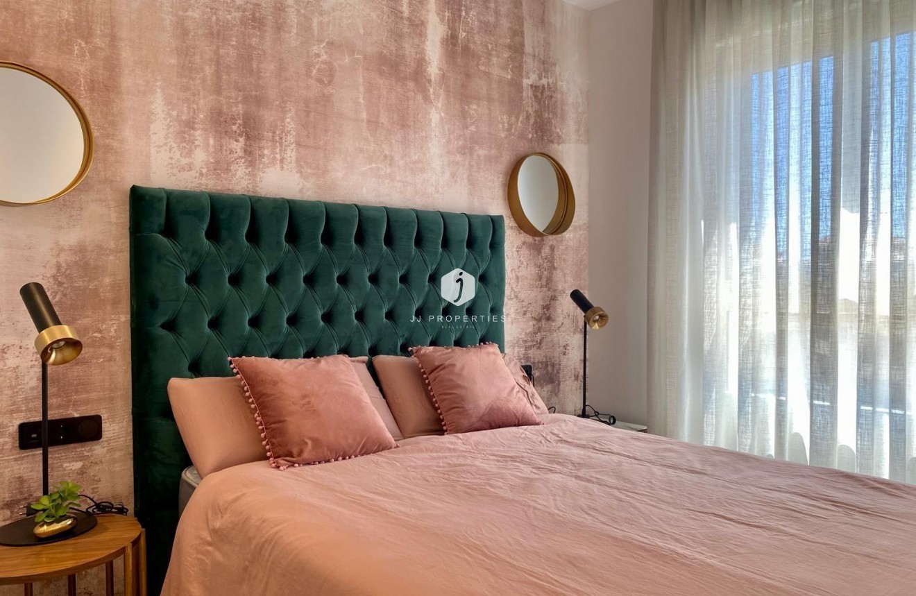 Z drugiej ręki - Daszek -
Torrevieja - Punta prima