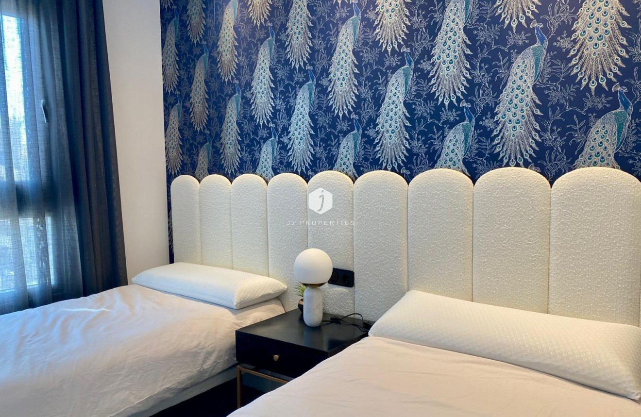 Z drugiej ręki - Daszek -
Torrevieja - Punta prima