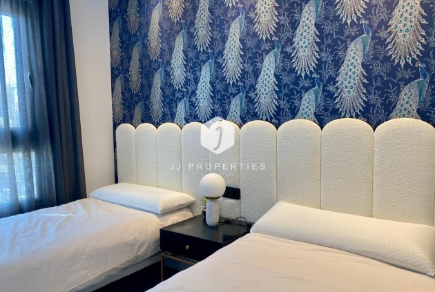 Z drugiej ręki - Daszek -
Torrevieja - Punta prima