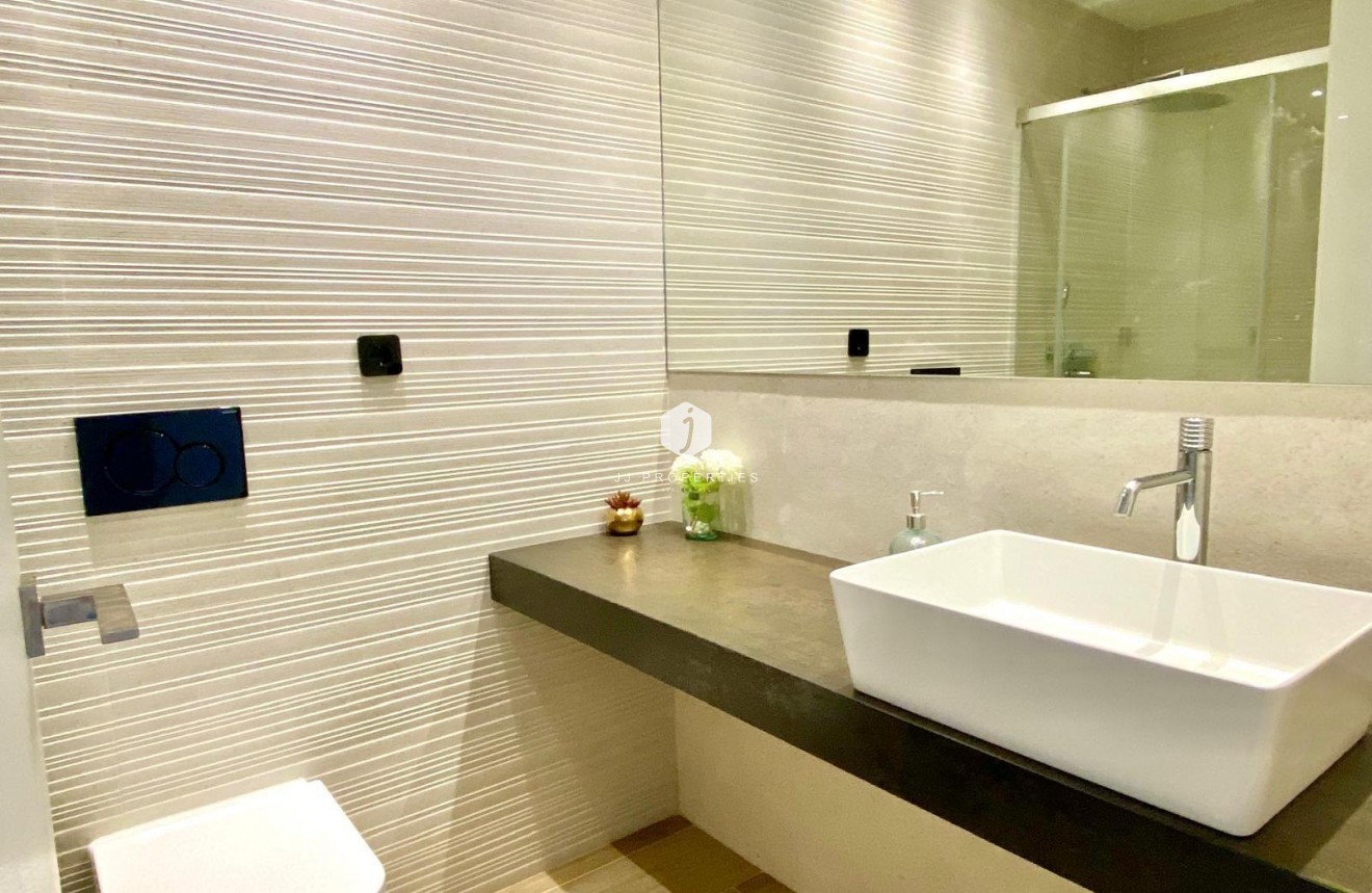 Z drugiej ręki - Daszek -
Torrevieja - Punta prima