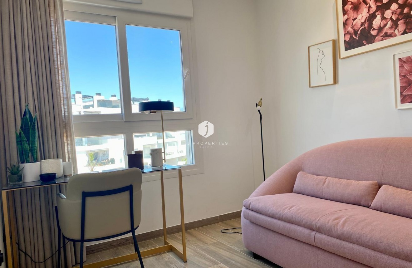 Z drugiej ręki - Daszek -
Torrevieja - Punta prima