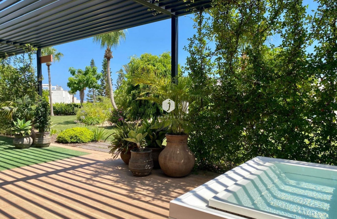 Z drugiej ręki - Daszek -
Torrevieja - Punta prima