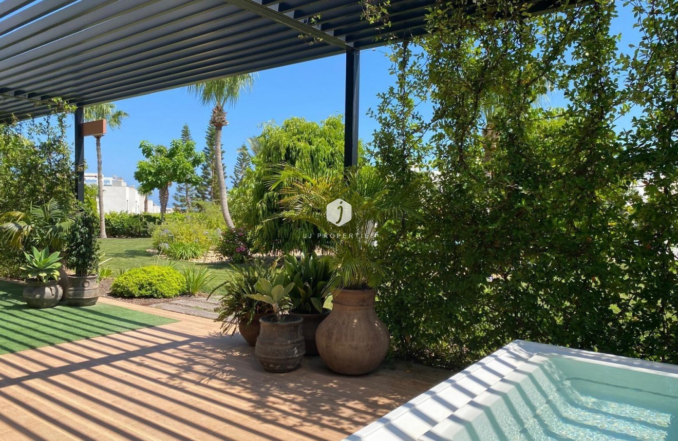 Z drugiej ręki - Daszek -
Torrevieja - Punta prima