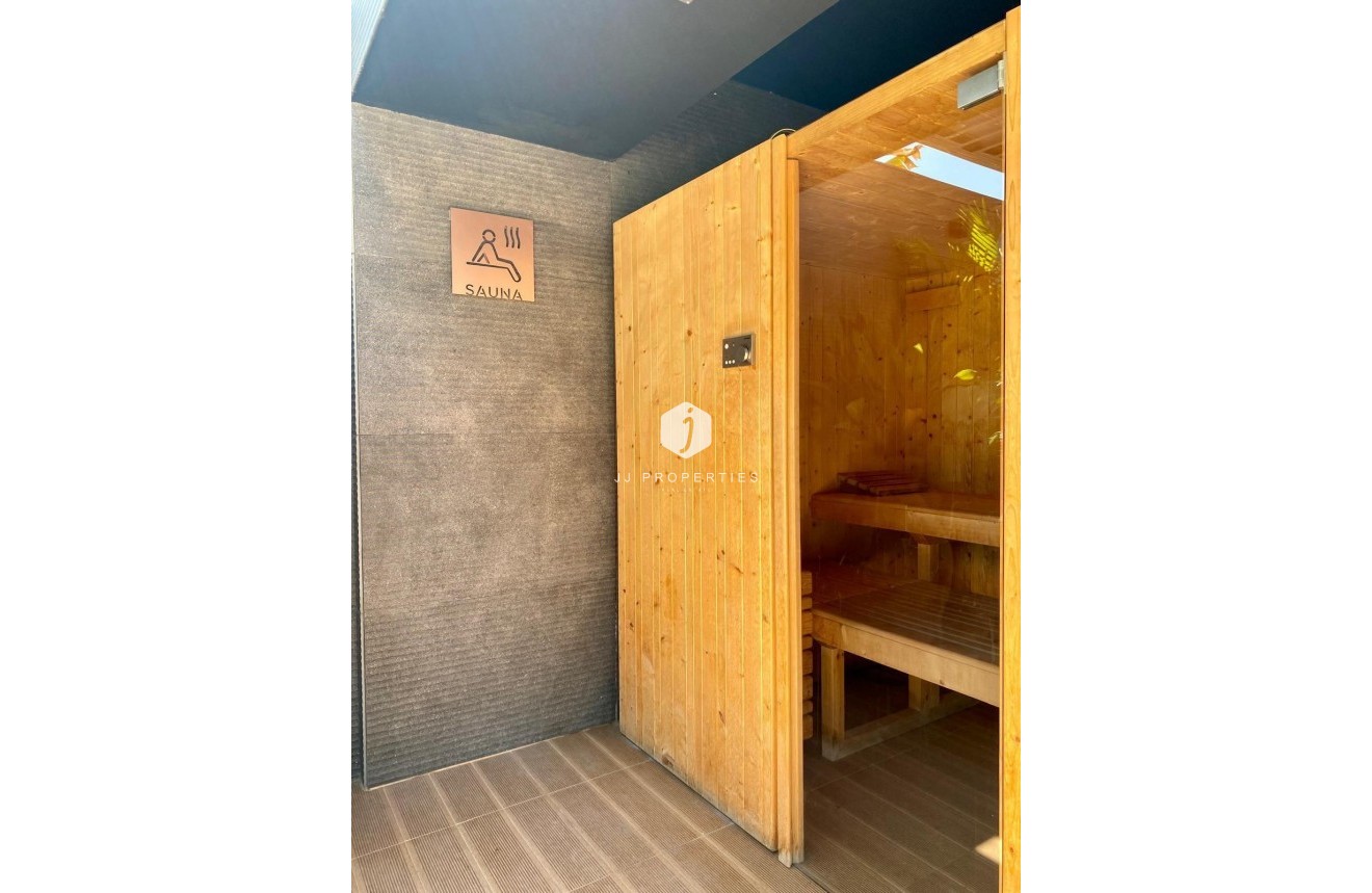 Z drugiej ręki - Daszek -
Torrevieja - Punta prima