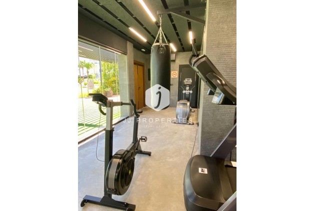 Z drugiej ręki - Daszek -
Torrevieja - Punta prima