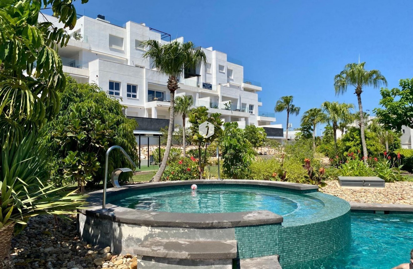 Z drugiej ręki - Daszek -
Torrevieja - Punta prima