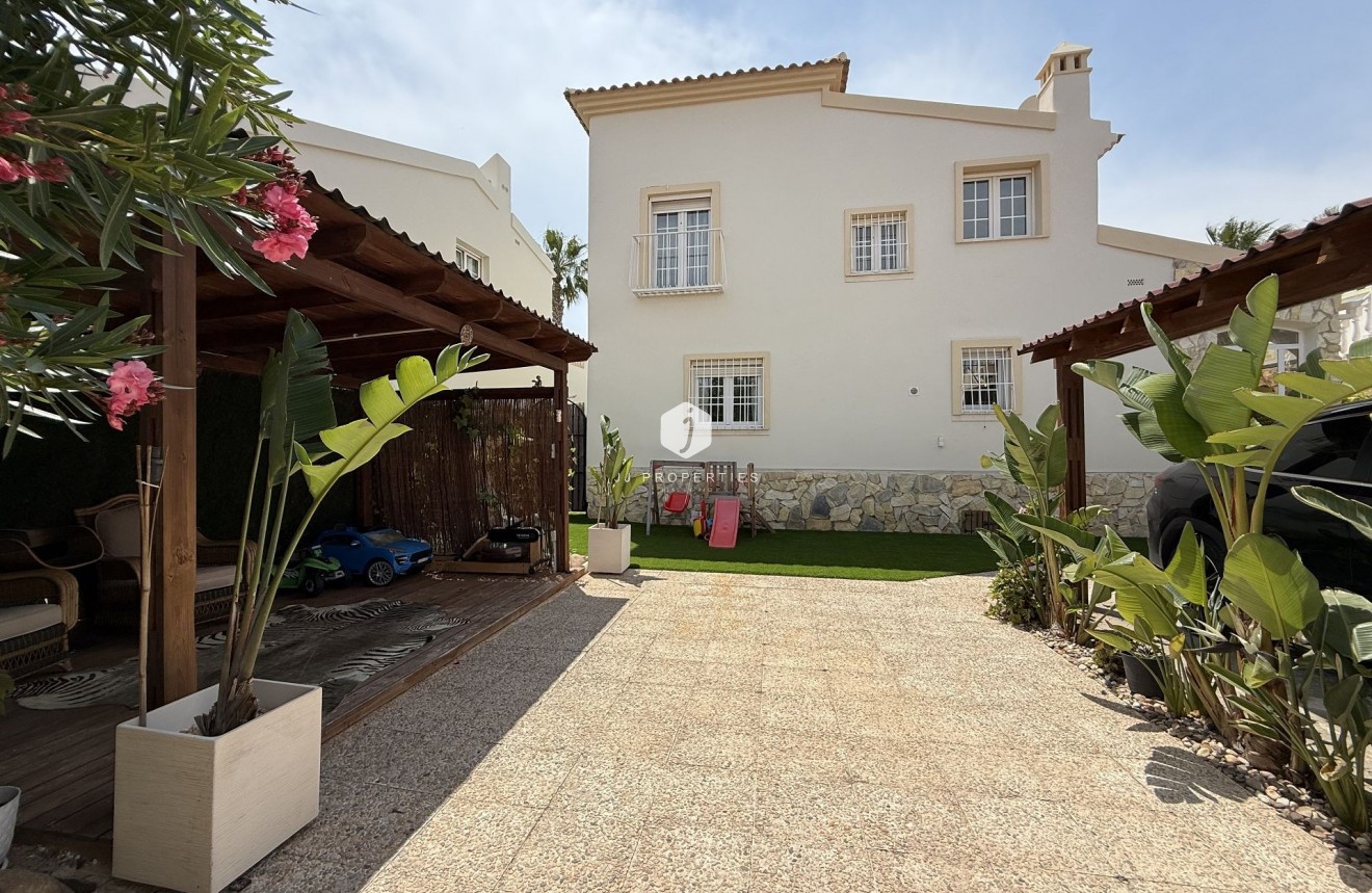 Tweedehands - Villa -
Orihuela Costa - Costa Blanca