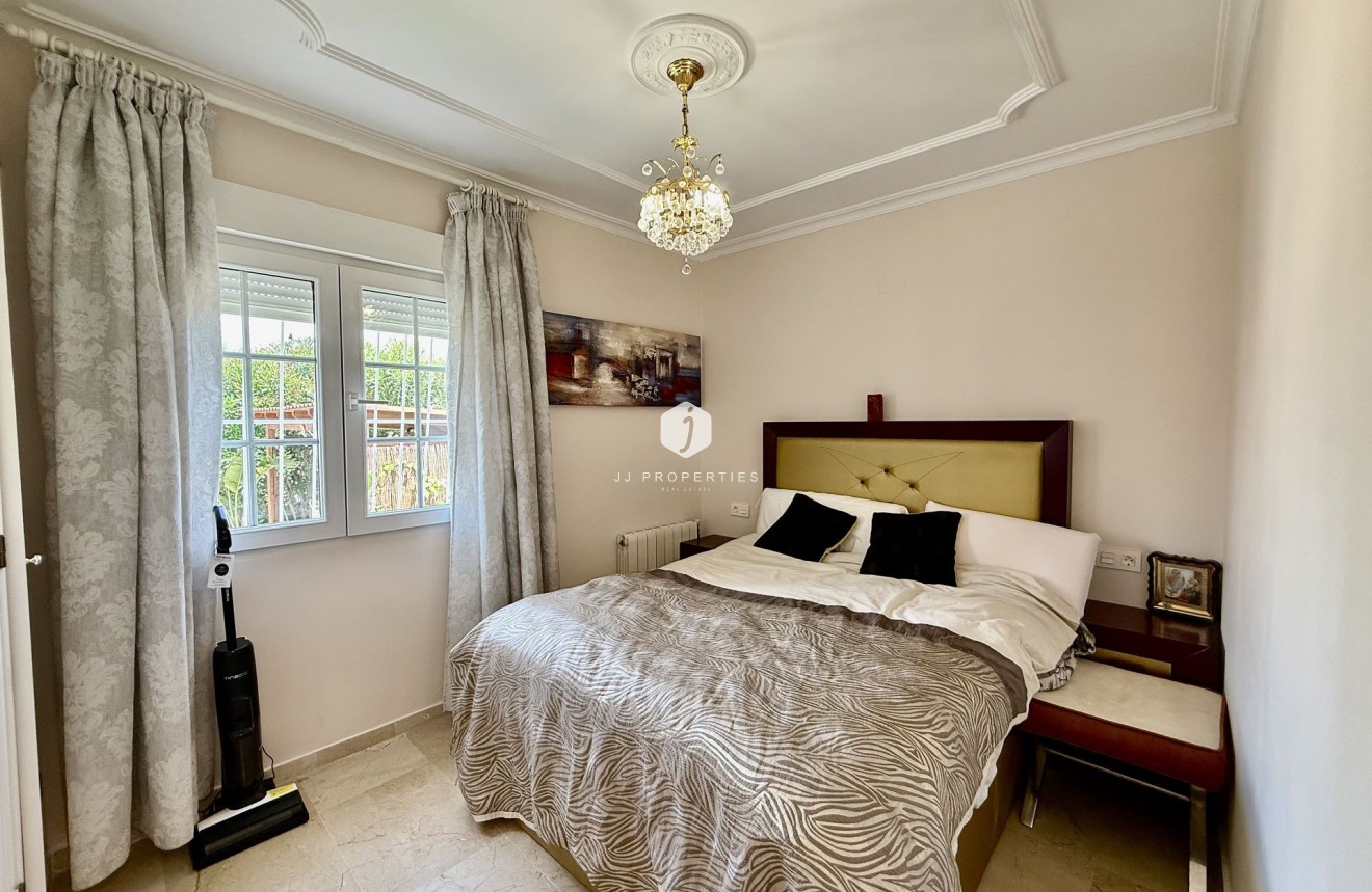 Tweedehands - Villa -
Orihuela Costa - Costa Blanca