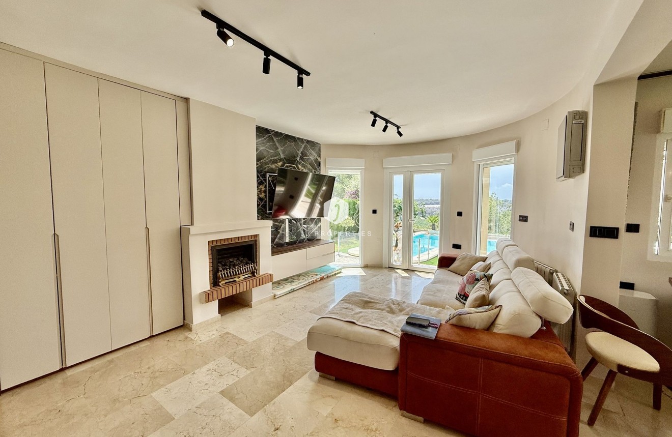 Tweedehands - Villa -
Orihuela Costa - Costa Blanca