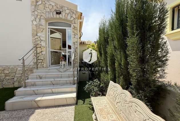 Tweedehands - Villa -
Orihuela Costa - Costa Blanca