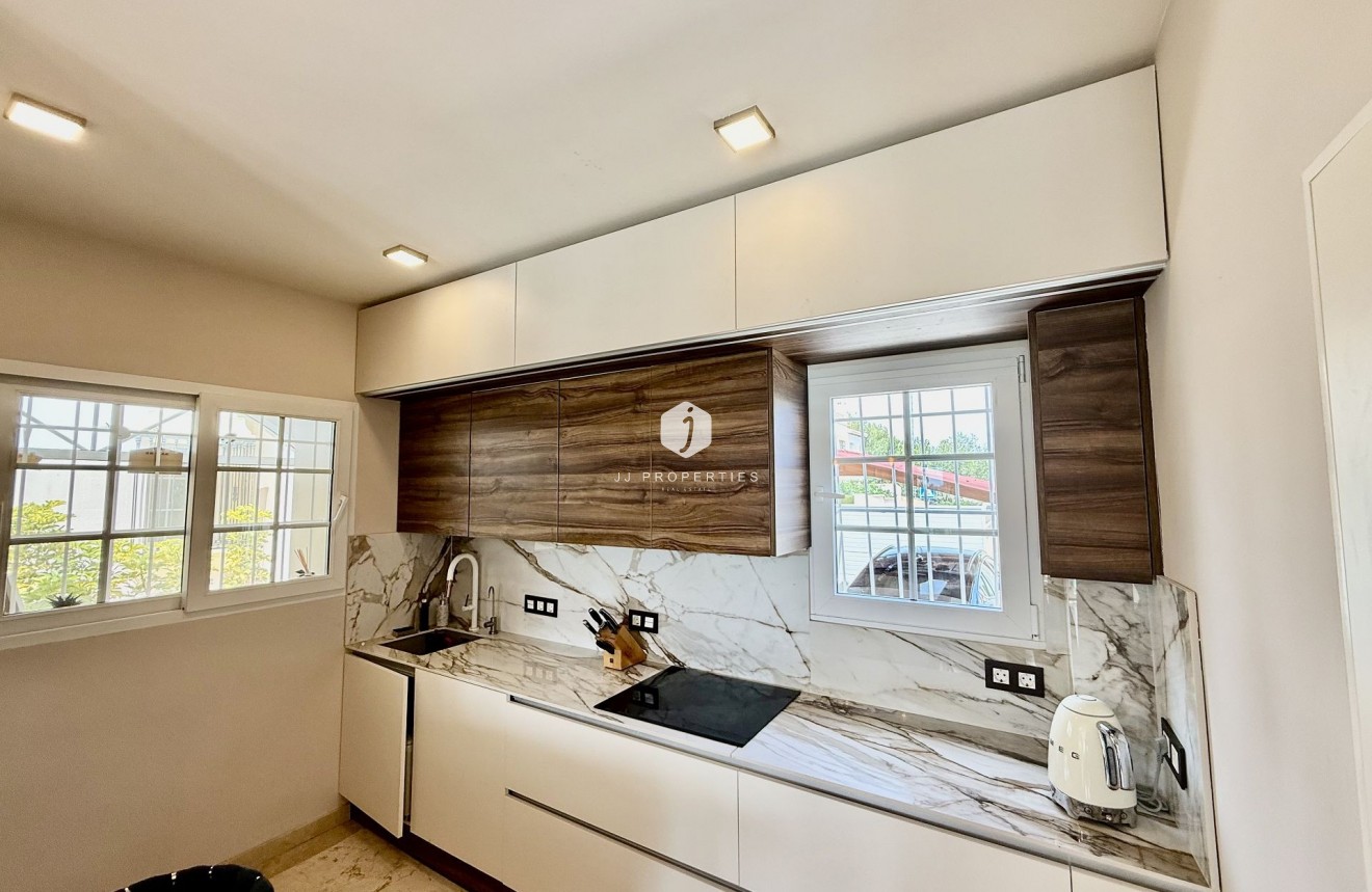 Tweedehands - Villa -
Orihuela Costa - Costa Blanca