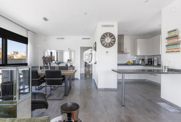 D'occasion - Villa -
Torrevieja - Rosaleda