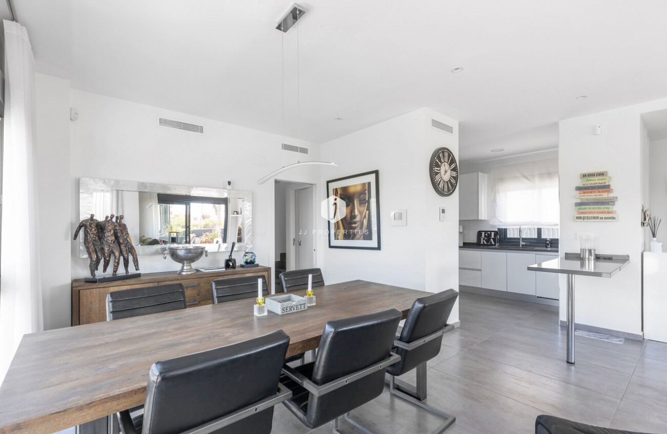 D'occasion - Villa -
Torrevieja - Rosaleda