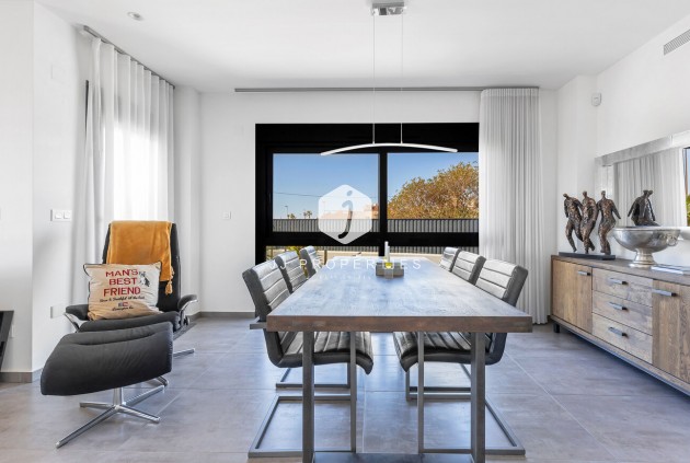 D'occasion - Villa -
Torrevieja - Rosaleda