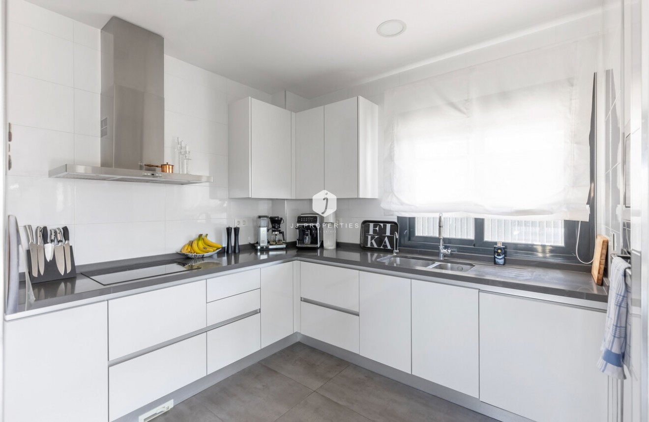 D'occasion - Villa -
Torrevieja - Rosaleda