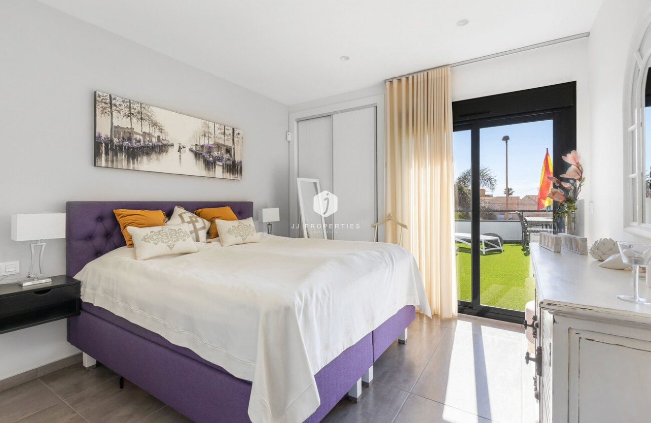 D'occasion - Villa -
Torrevieja - Rosaleda