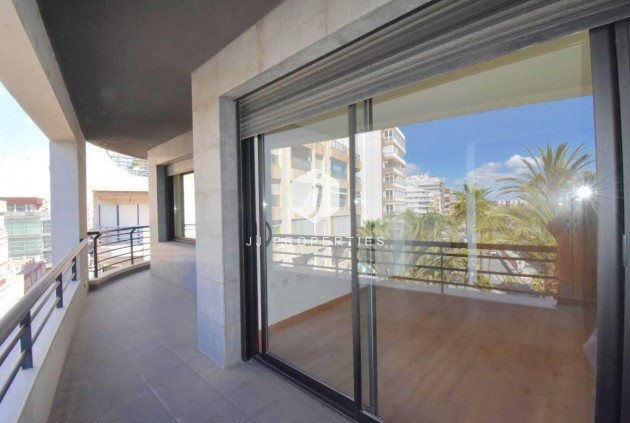 Segunda mano - Apartamento / piso -
Torrevieja - Centro - Muelle Pesquero