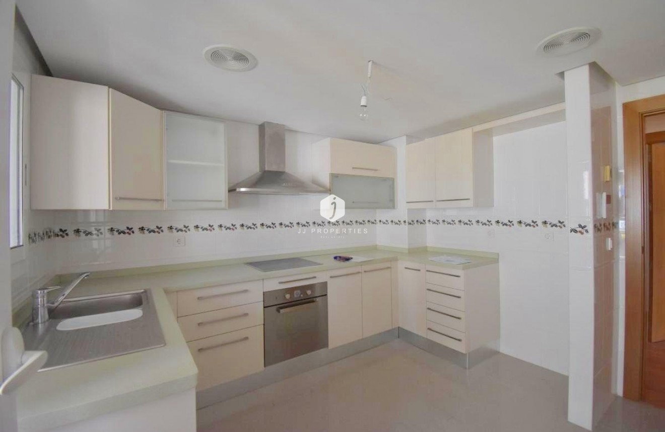 Segunda mano - Apartamento / piso -
Torrevieja - Centro - Muelle Pesquero