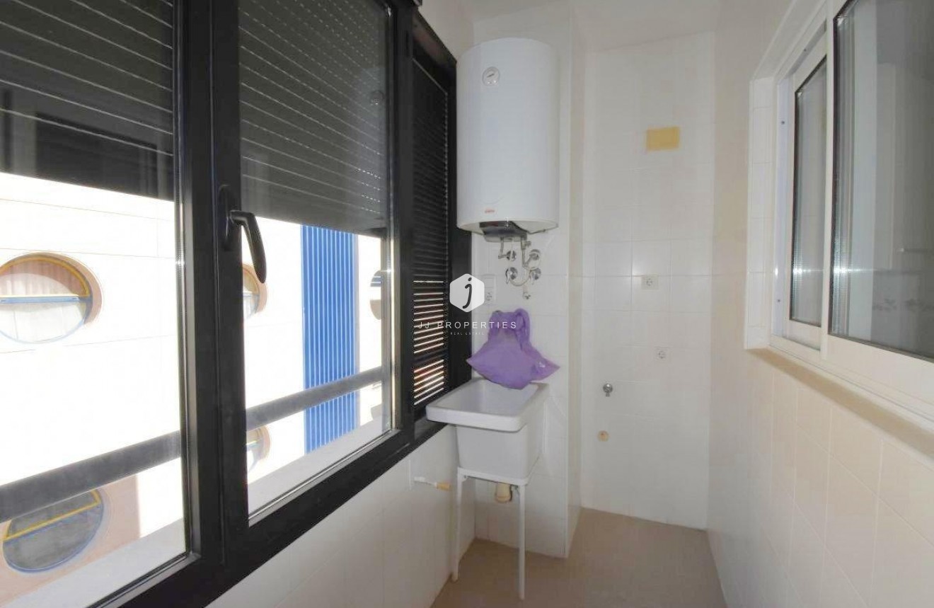 Segunda mano - Apartamento / piso -
Torrevieja - Centro - Muelle Pesquero