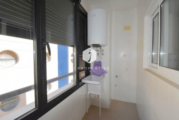 Segunda mano - Apartamento / piso -
Torrevieja - Centro - Muelle Pesquero