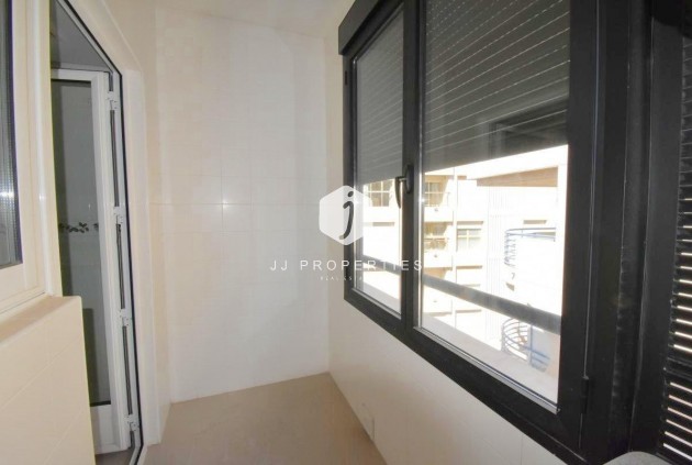 Segunda mano - Apartamento / piso -
Torrevieja - Centro - Muelle Pesquero