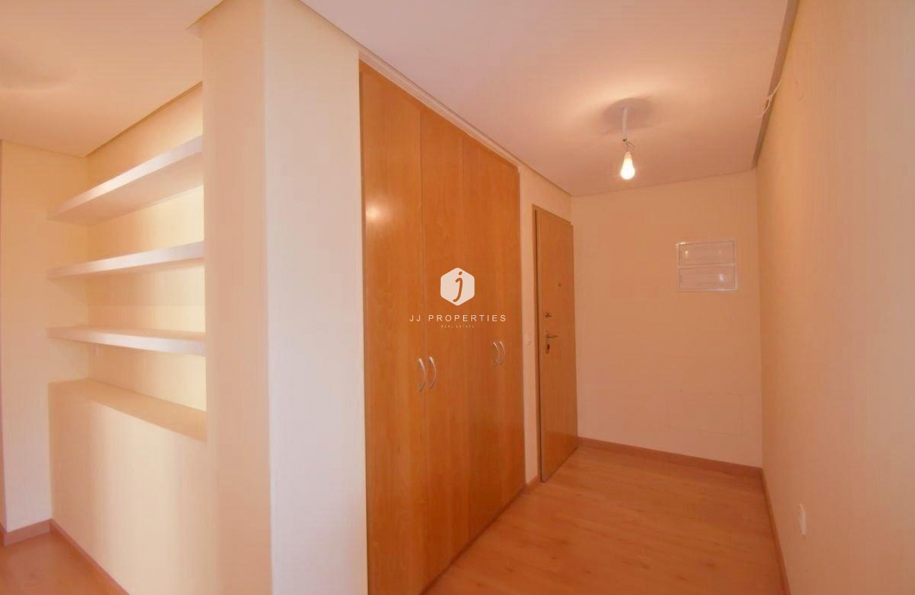 Segunda mano - Apartamento / piso -
Torrevieja - Centro - Muelle Pesquero