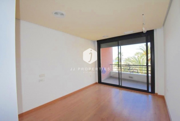 Segunda mano - Apartamento / piso -
Torrevieja - Centro - Muelle Pesquero