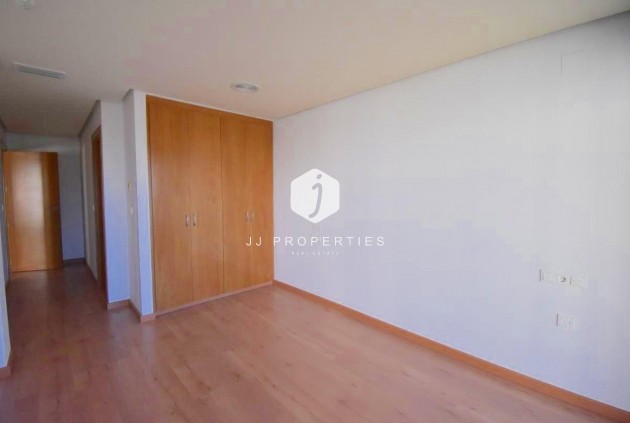 Segunda mano - Apartamento / piso -
Torrevieja - Centro - Muelle Pesquero