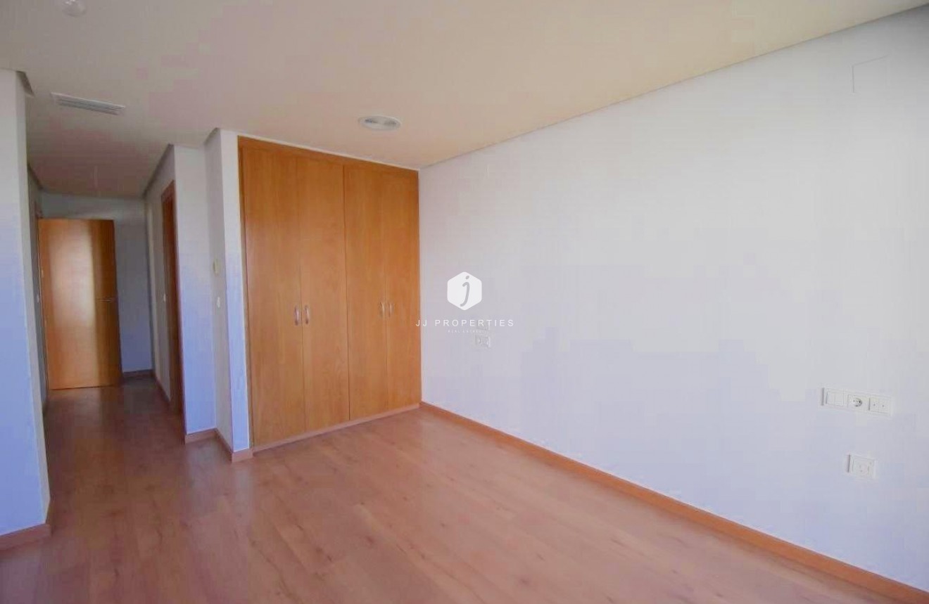 Segunda mano - Apartamento / piso -
Torrevieja - Centro - Muelle Pesquero