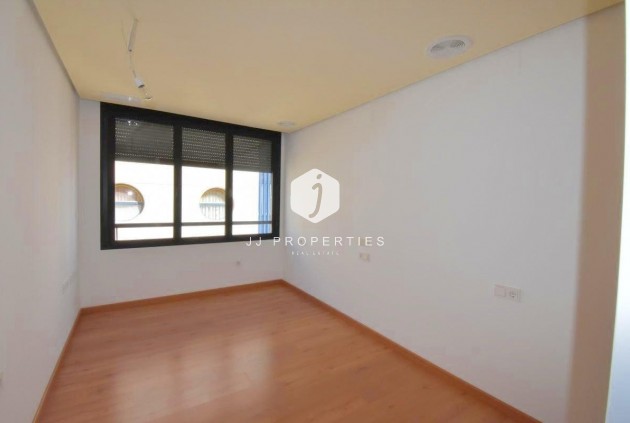 Segunda mano - Apartamento / piso -
Torrevieja - Centro - Muelle Pesquero