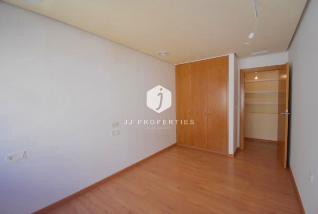 Segunda mano - Apartamento / piso -
Torrevieja - Centro - Muelle Pesquero