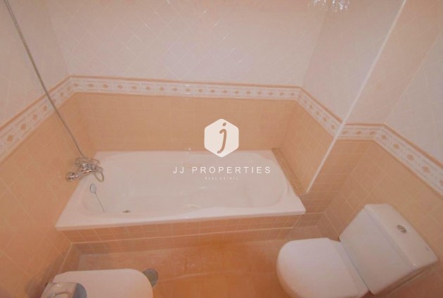 Segunda mano - Apartamento / piso -
Torrevieja - Centro - Muelle Pesquero