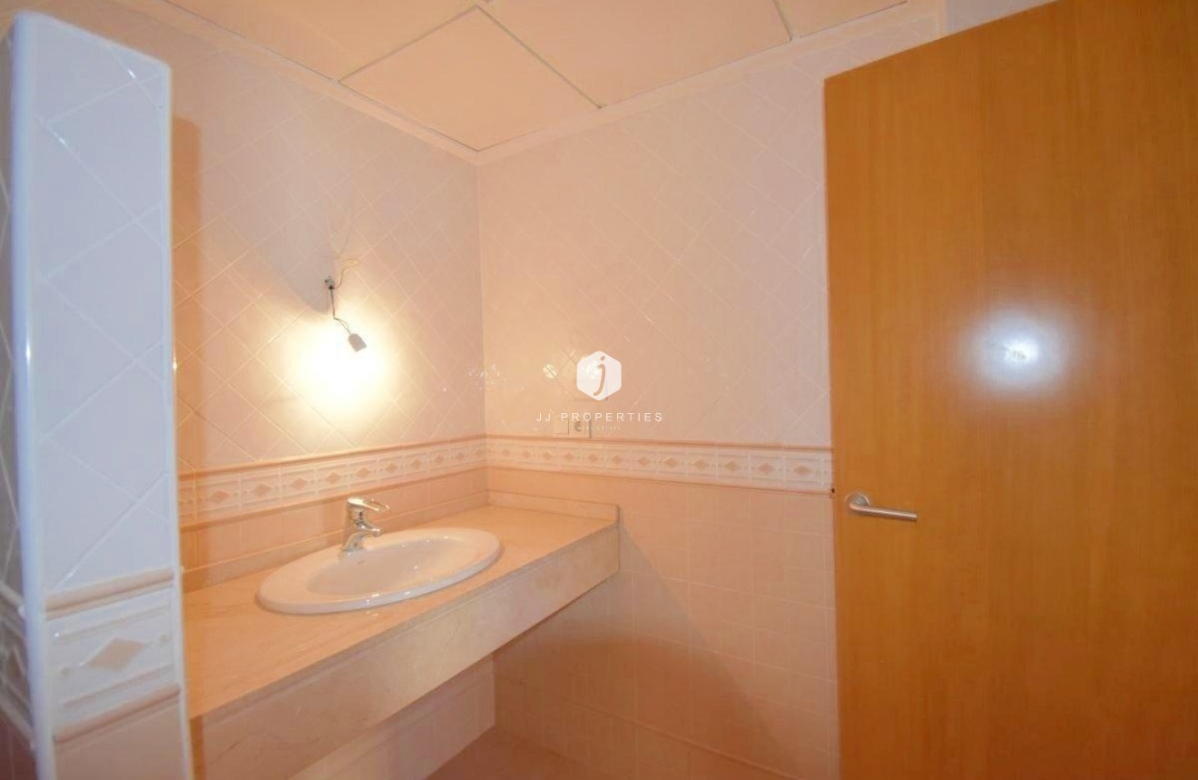 Segunda mano - Apartamento / piso -
Torrevieja - Centro - Muelle Pesquero