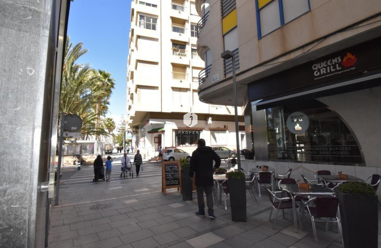 Segunda mano - Apartamento / piso -
Torrevieja - Centro - Muelle Pesquero