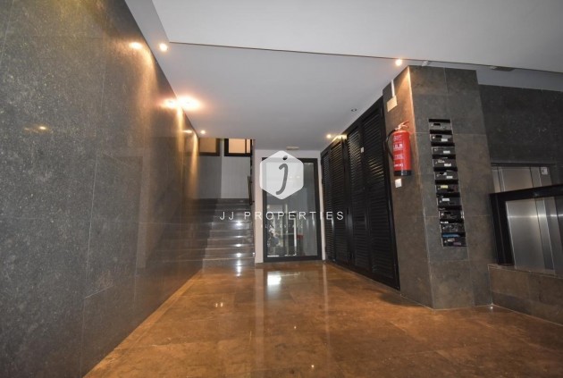 Segunda mano - Apartamento / piso -
Torrevieja - Centro - Muelle Pesquero